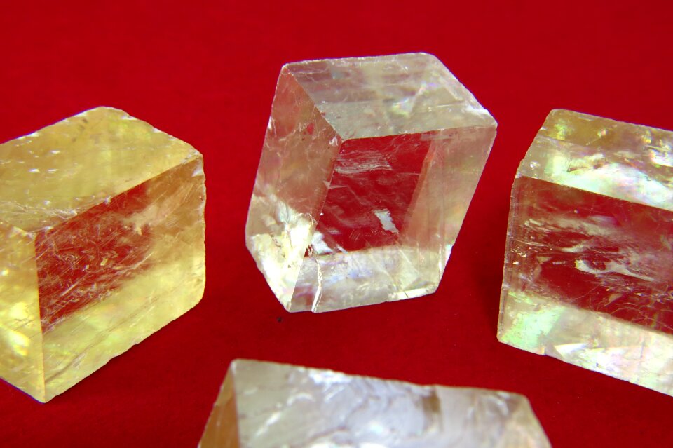 Mineral kopalina color stone