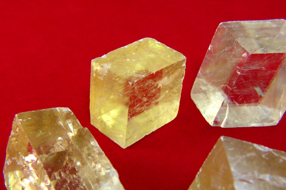 Mineral kopalina color stone