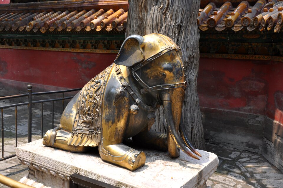Asia statue gold
