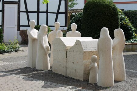 Monument mourning shame