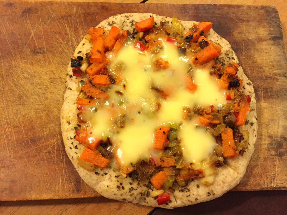 Pizza vegetables wheat pizza