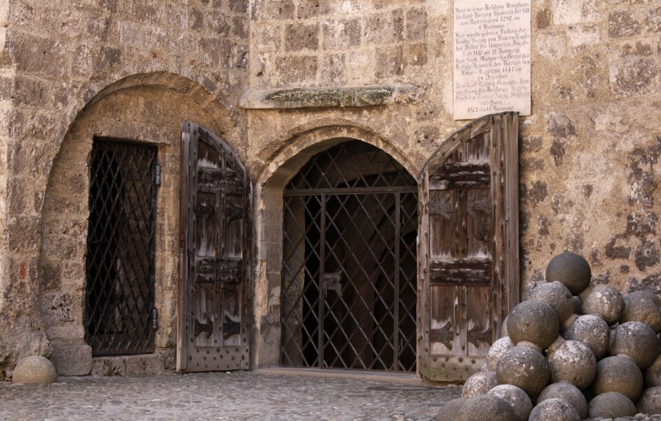 Gates burg kanonnenkugel historically