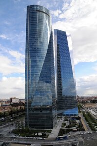 Madrid skyscraper reflection