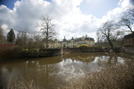 Castle monastery varlar