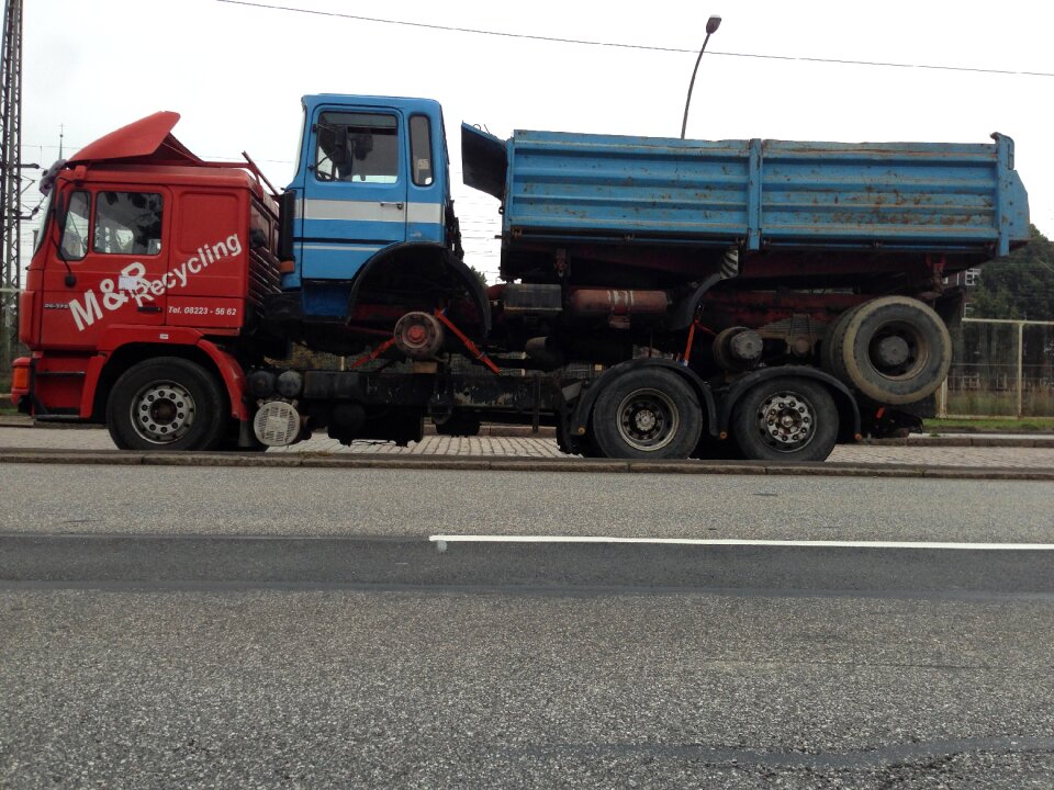 Recycling towing transport