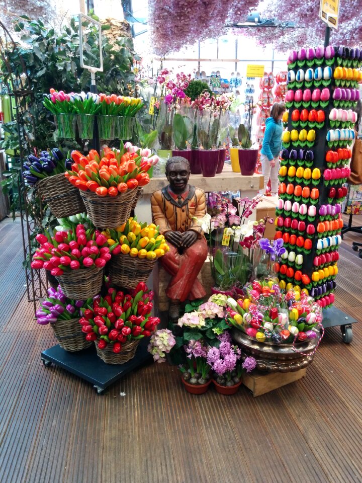 Shop man flowers