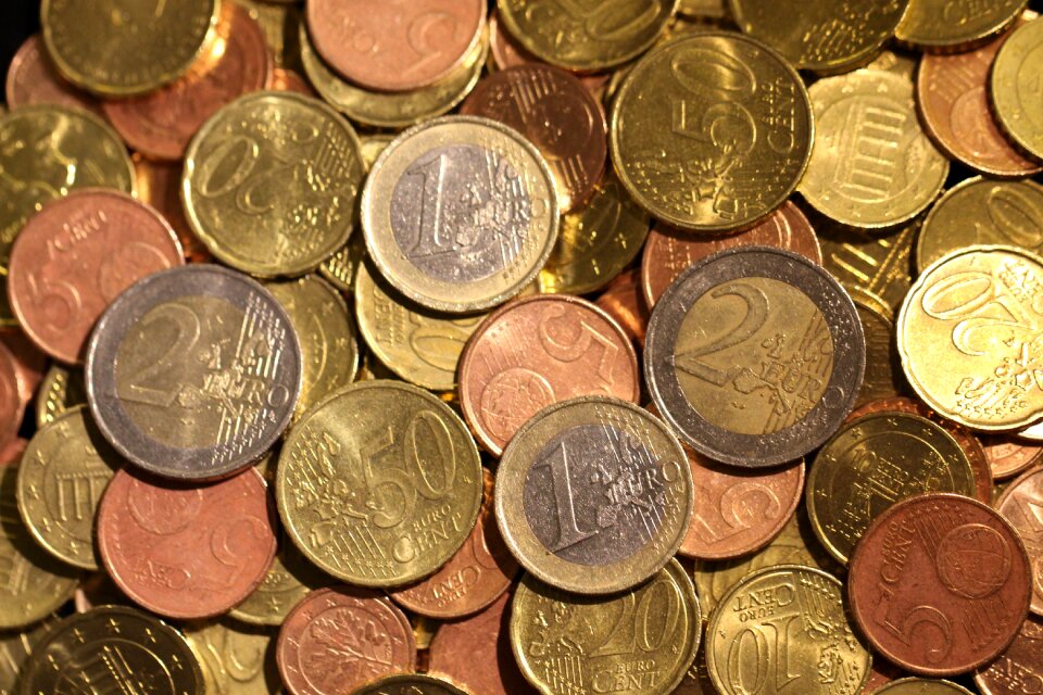 Cash currency bank