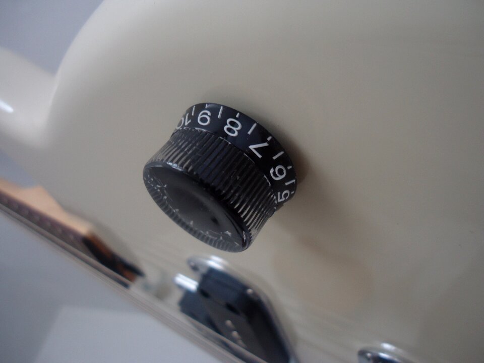 Volume modulator frequency