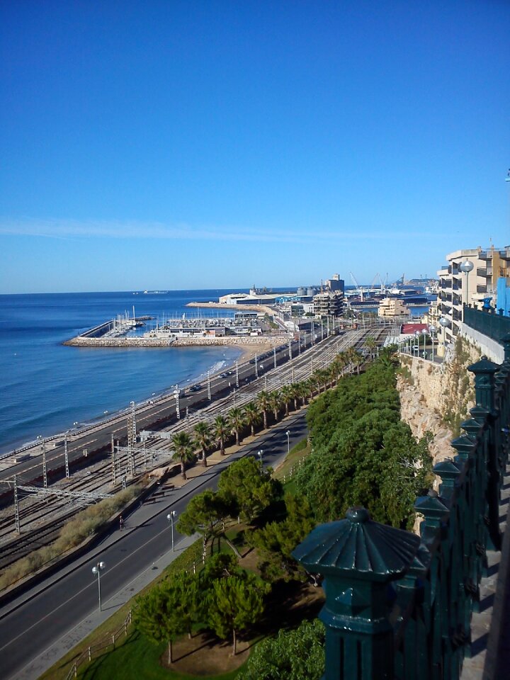 Port tarragona sea