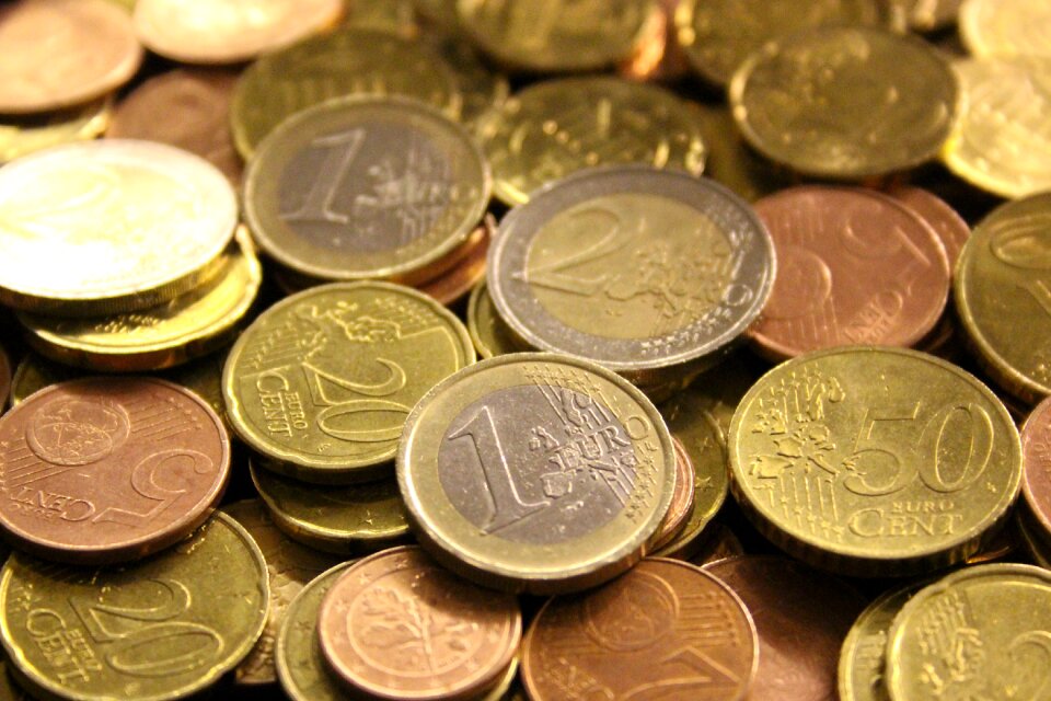 Cash currency bank