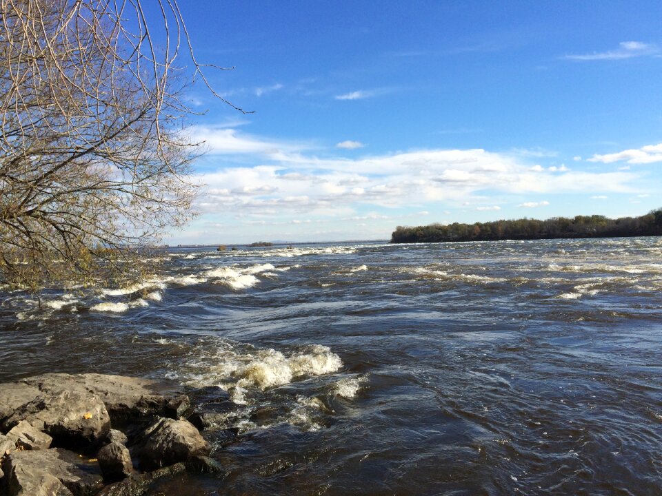 Rapids autumn island