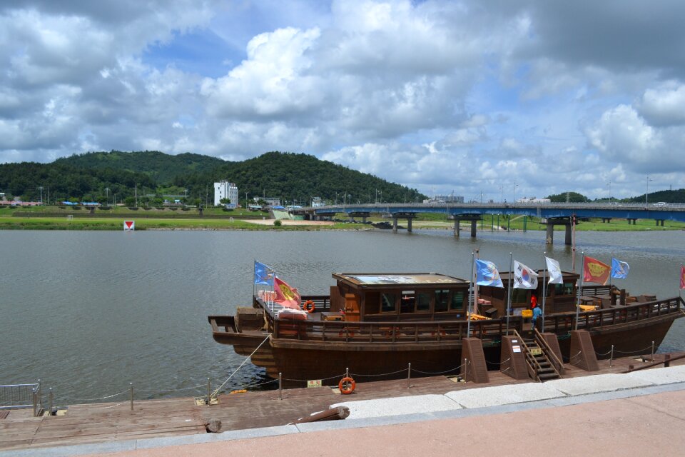 Boats korea rivers