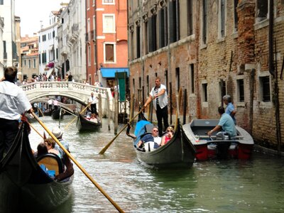 Canal romantic tourism