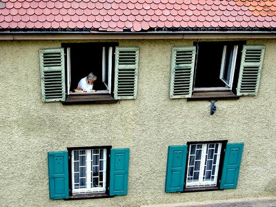 Shutter bowever roof plate