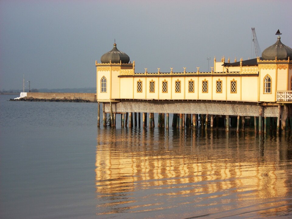 Old wooden sea