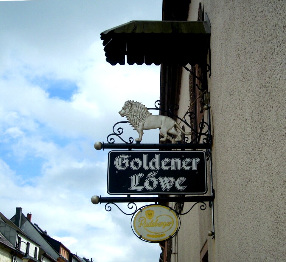 Inn lion advertisement
