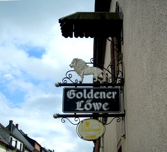 Inn lion advertisement