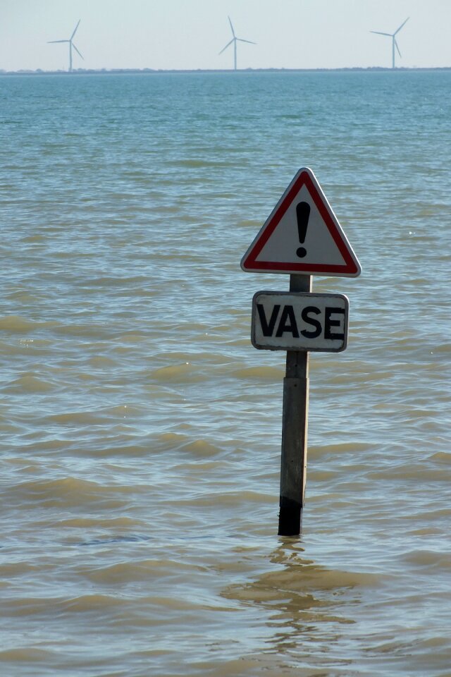 Vase sea wind turbine