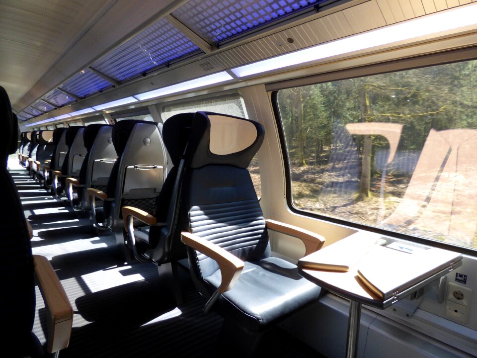 Wagon passenger compartment travel
