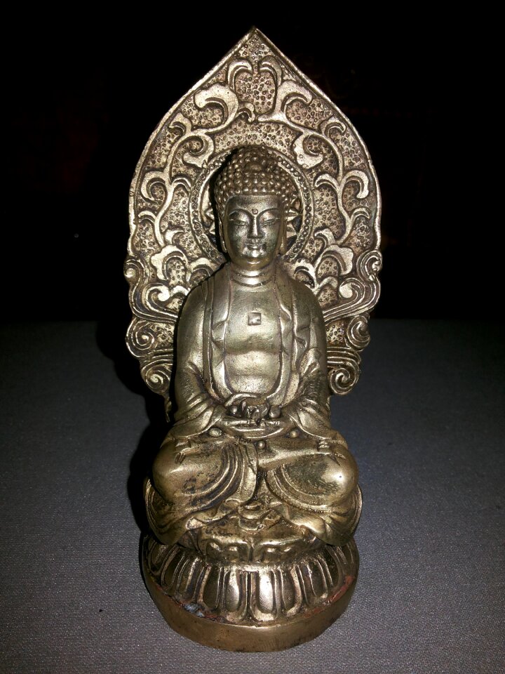 Buddha amtihaba statue