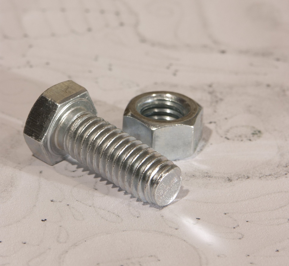 Hardware metallic threaded