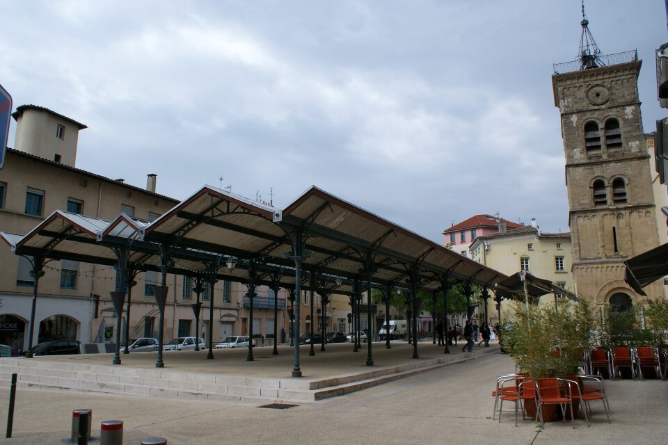 Market church valence