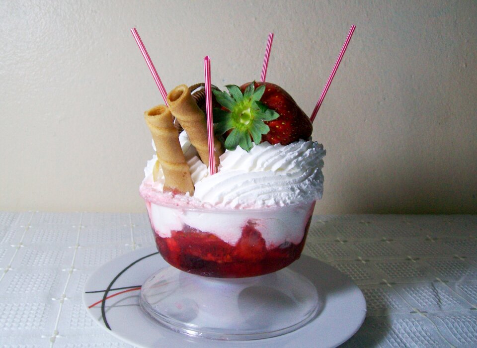 Dessert strawberries sweet