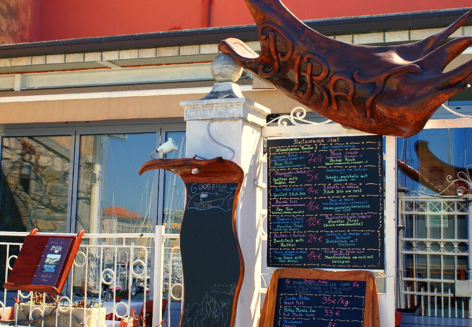 Advertising menu external view