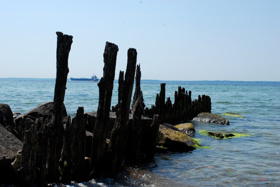 Vein wreckage piles