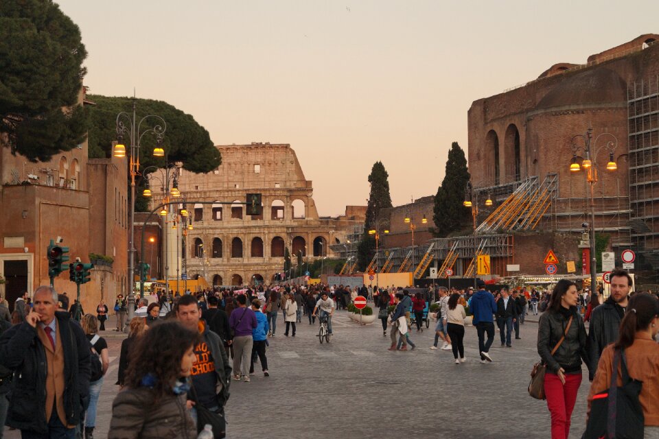 Colosseum fori imperiali roman holiday