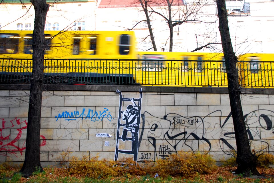 U2 berlin yellow train