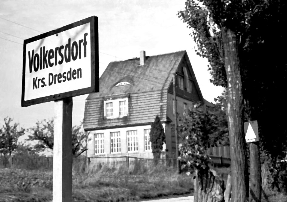 Town sign ortseingangsschild building