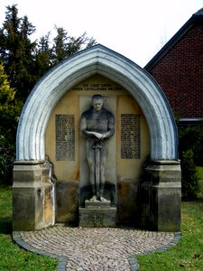 World wars memorial commemorate