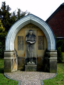 World wars memorial commemorate photo