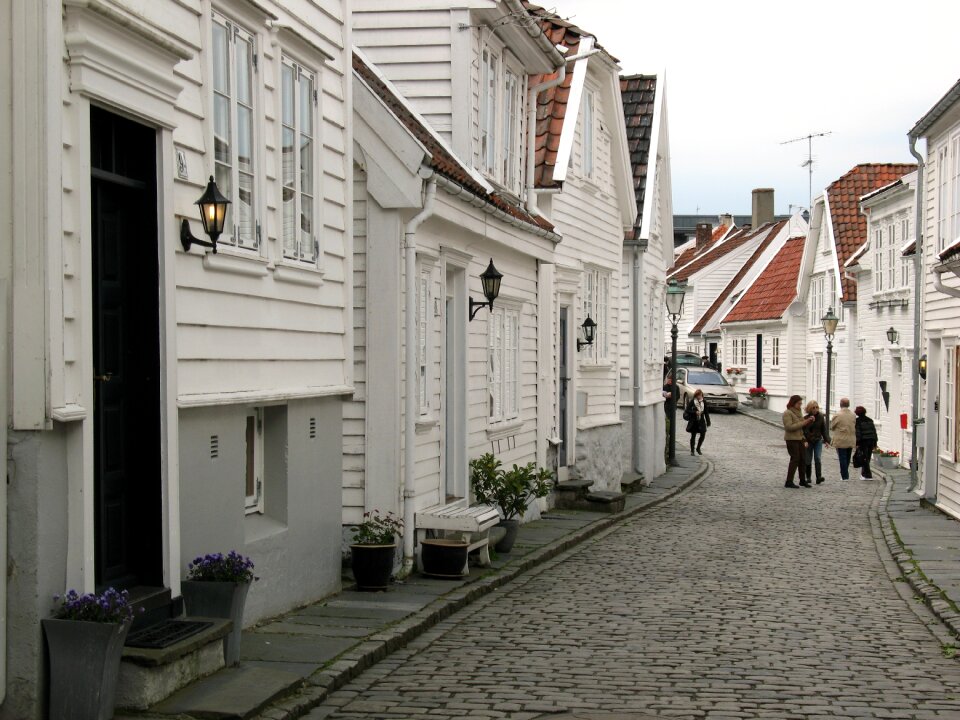 City street white house