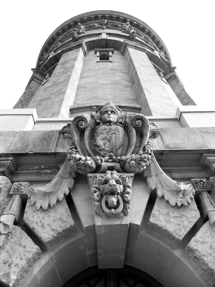 Building mannheim black and white