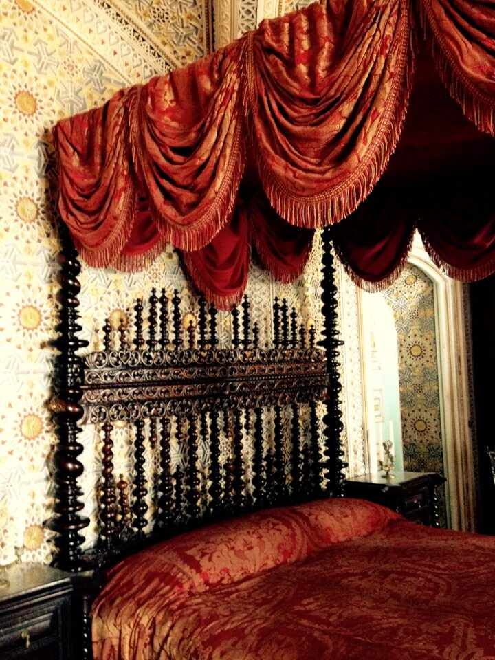Palace architecture historically