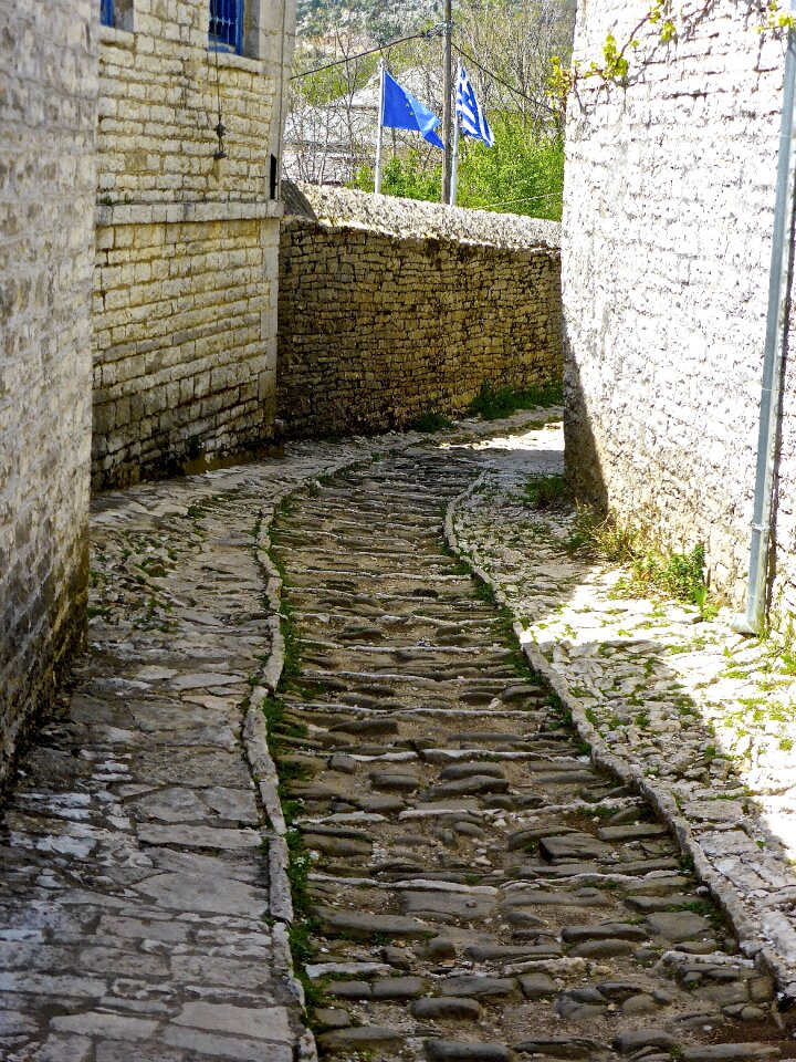 Traditional pathway walkway
