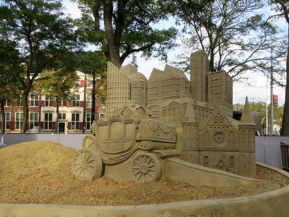 The hague sand sculpture courtyard