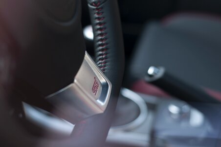 Auto vehicle steering wheel photo