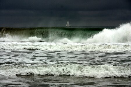 Ocean the waves yacht