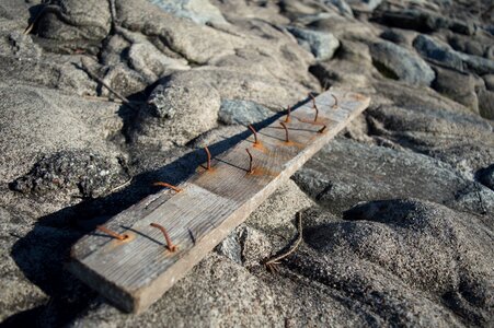 Board nails nail board
