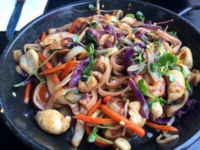 Grilled thai thai pot seafood phad thai