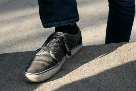 Shoelace human grey