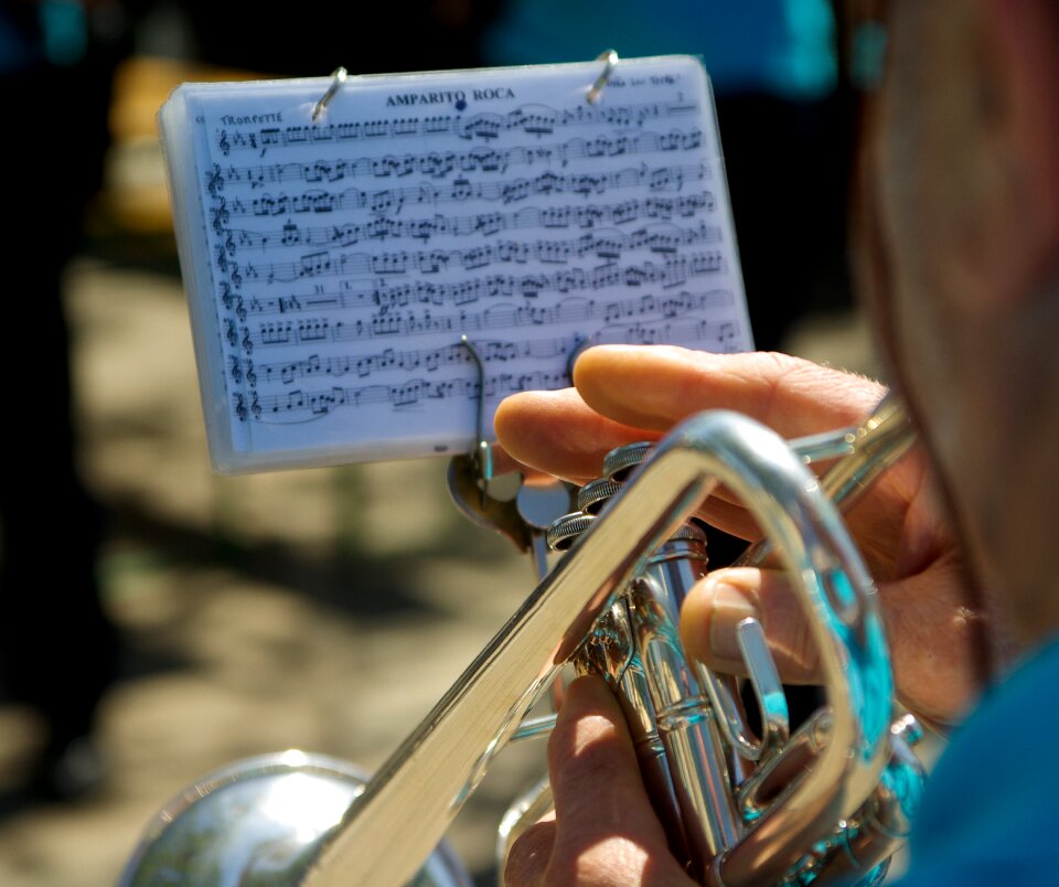 Trumpet fingers music