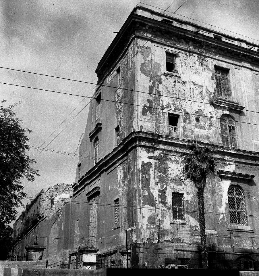 Naples palace escape faculty