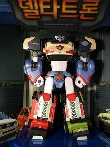 Delta tron robot paper toy photo