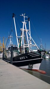 Fishing vessel wremen fishing