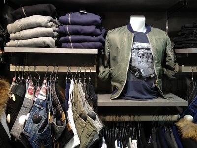 Layout man store