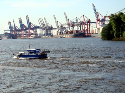 Hamburg port container ship photo